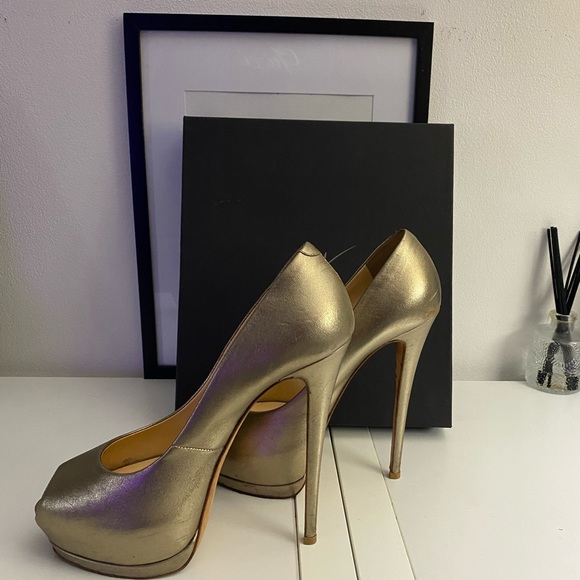 Gold Metallic Platform Pump - Picture 1 of 3